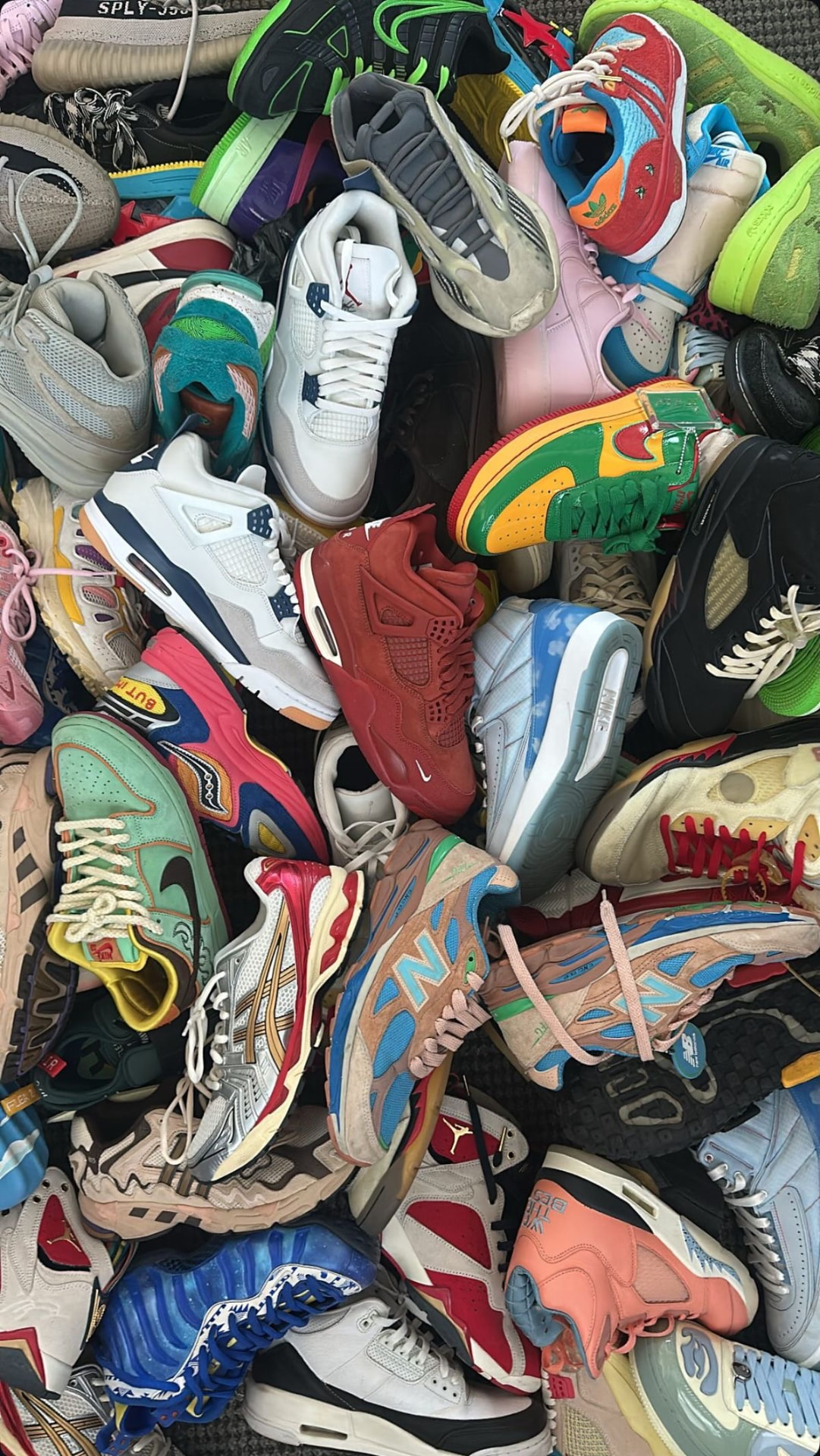 Collection de sneakers colorées proposées au rachat